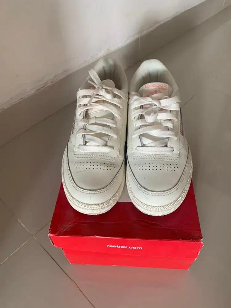 JUAL SEPATU REEBOK PUTIH