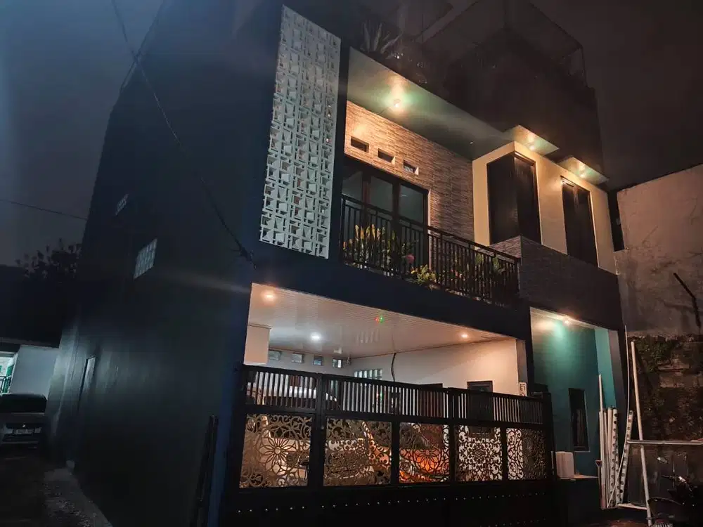 Disewakan Rumah Mewah One Gate Posisi Hook dengan Fasilitas Rooftop