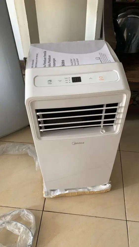 AC PORTABLE MIDEA 1/2 PK MPHA-05CRN7