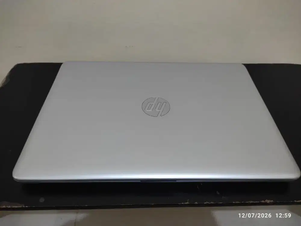Laptop HP + Charger + Tas
