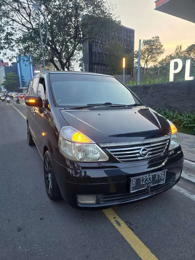 Nissan Serena 2011 Bensin