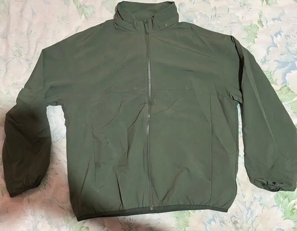 Jaket Crop Uniqlo