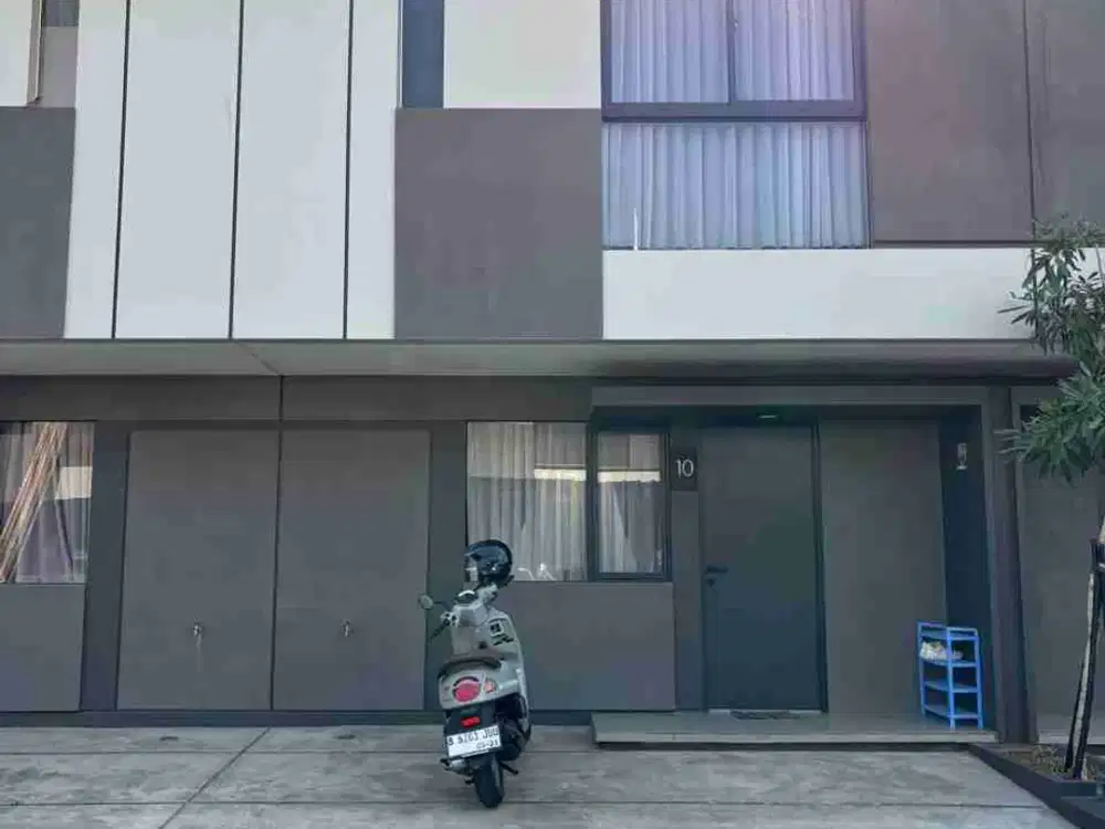 Disewakan Cepat Rumah 2 Lantai Siap Huni Semi Furnis di Park Serpong