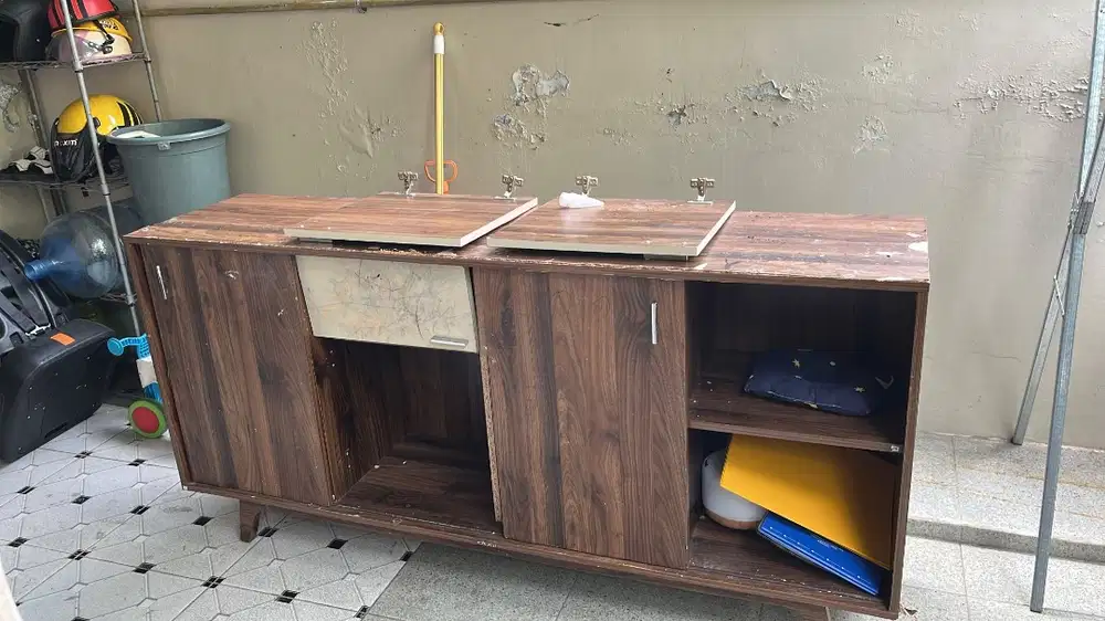 Lemari Bufet Kayu Motif Walnut 4 Pintu Geser (GRATIS)