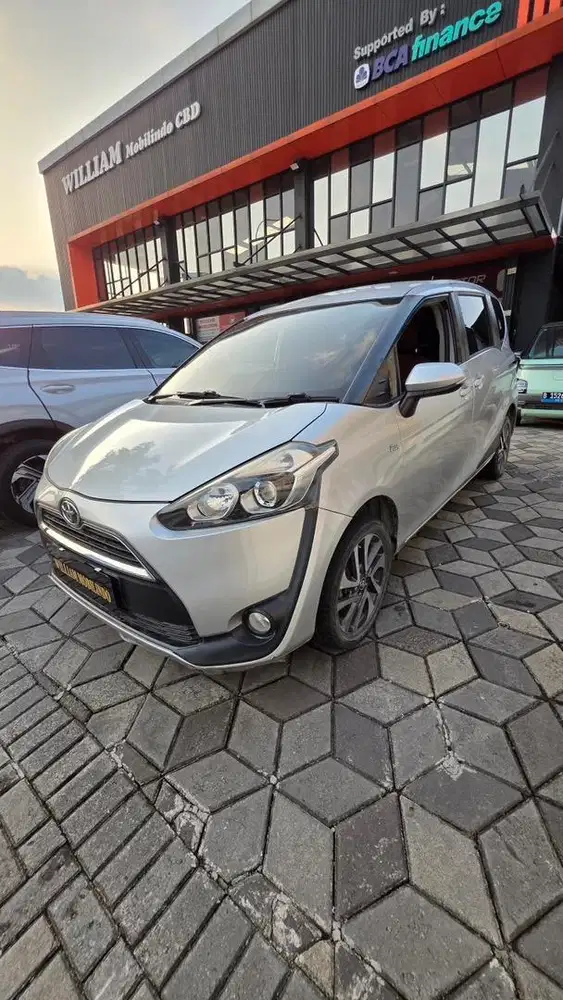 Sienta V matic tahun 2016