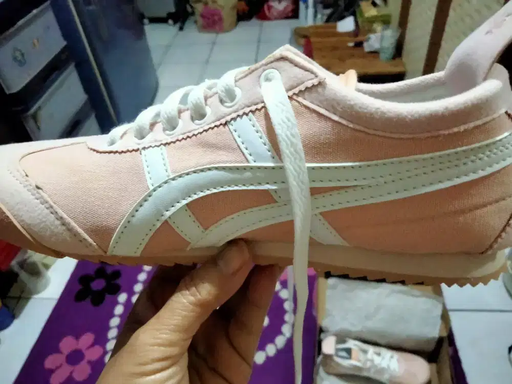 Sepatu slip on Onitsuka Tiger no 39