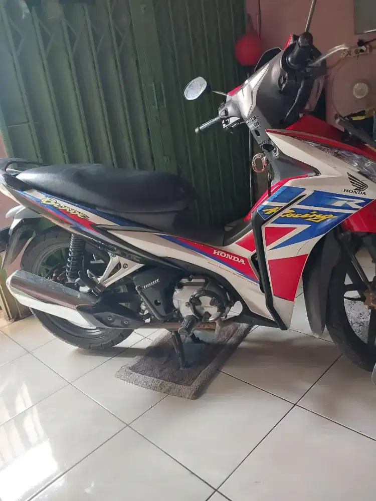 Honda Blade 2013
