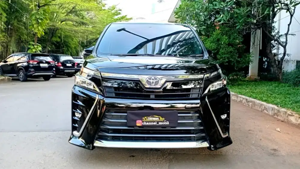 Voxy 2.0 Sunroof AT Hitam NIK 2020/2021