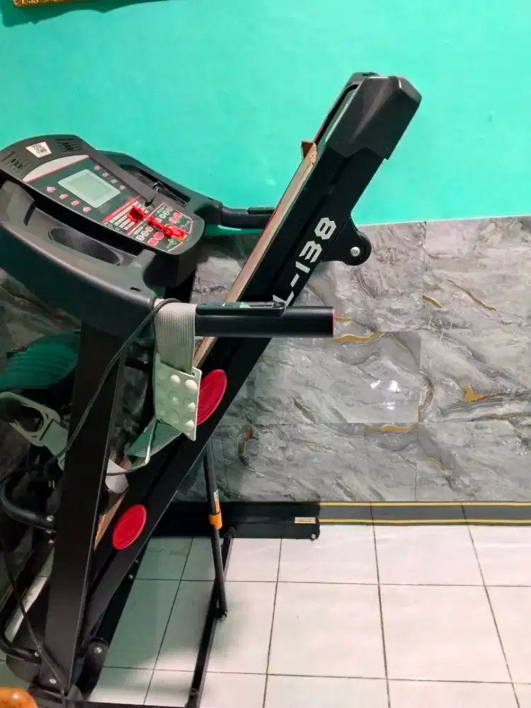 Dijual tredmil kondisi masih seperti baru