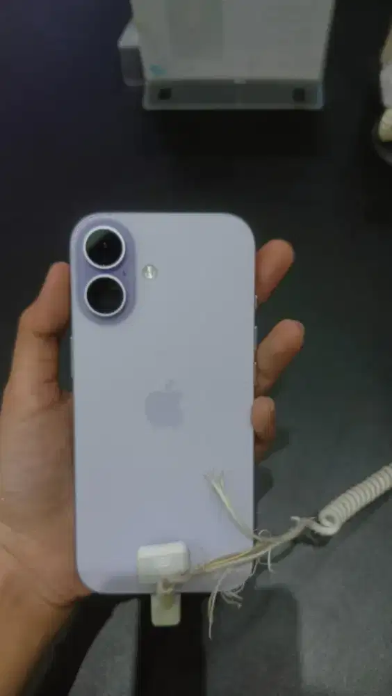 New iPhone 17 basic 256GB Lavender