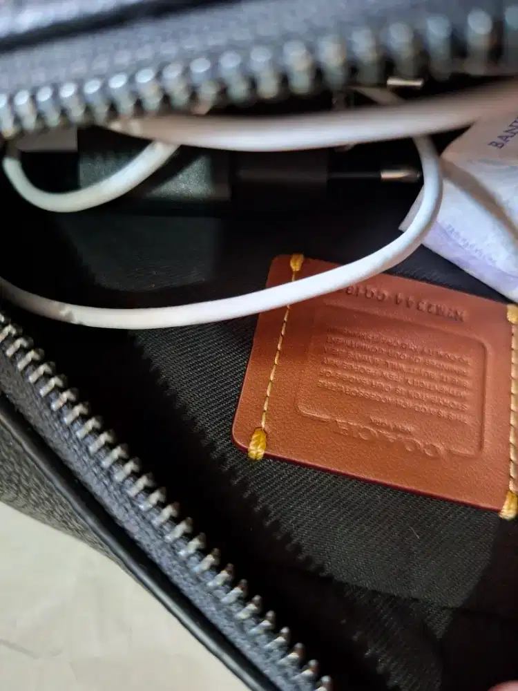 Tas handbag merk coach