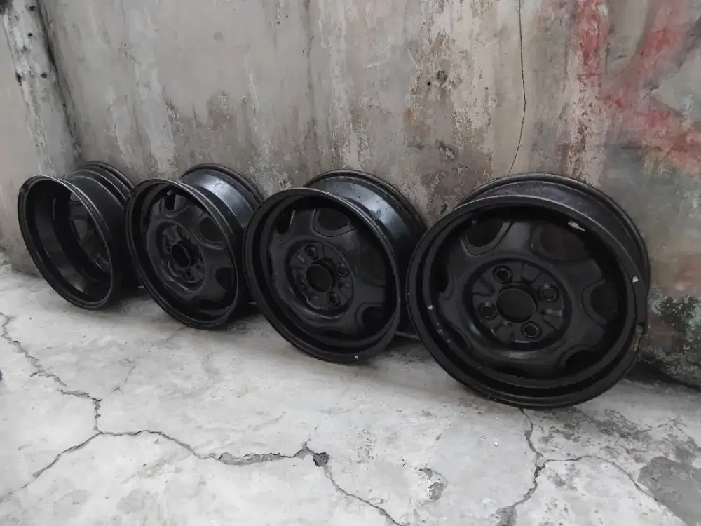 Mobil tua banyak cerita