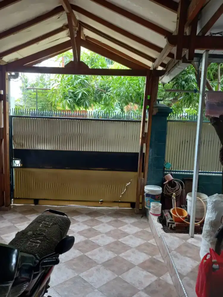 Dijual cepat BU rumah di Harapan Indah Bekasi