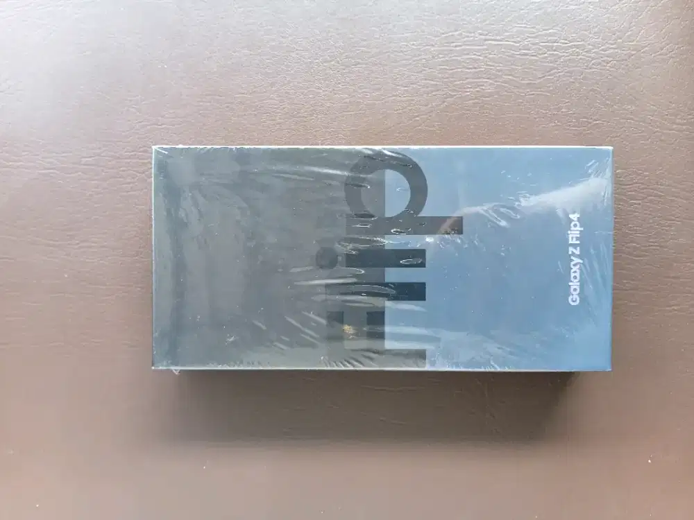 Z flip 4 - Ungu/purple- 8/128gb - Baru