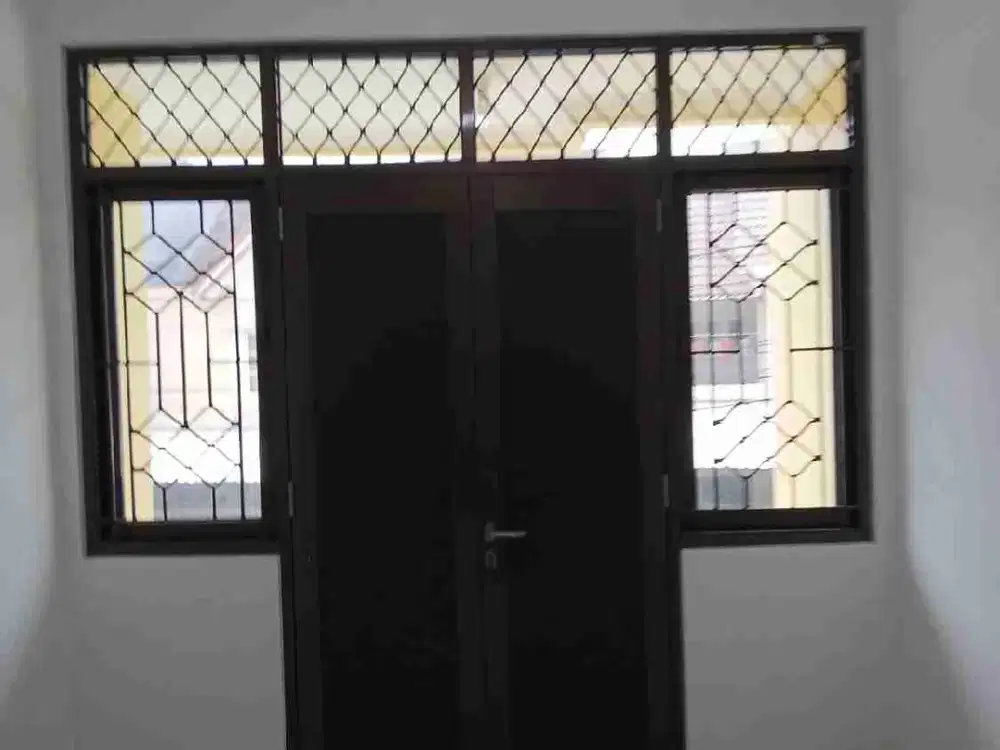 Dijual murah rumah Taman Palem Lestari