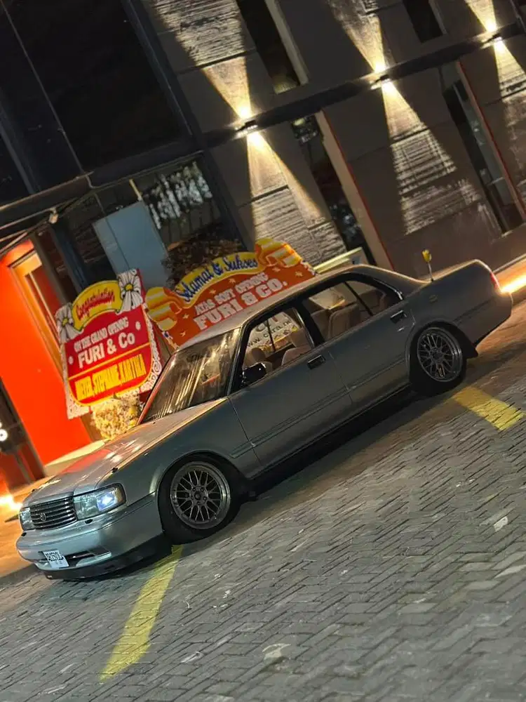 Toyota crown 93 super saloon