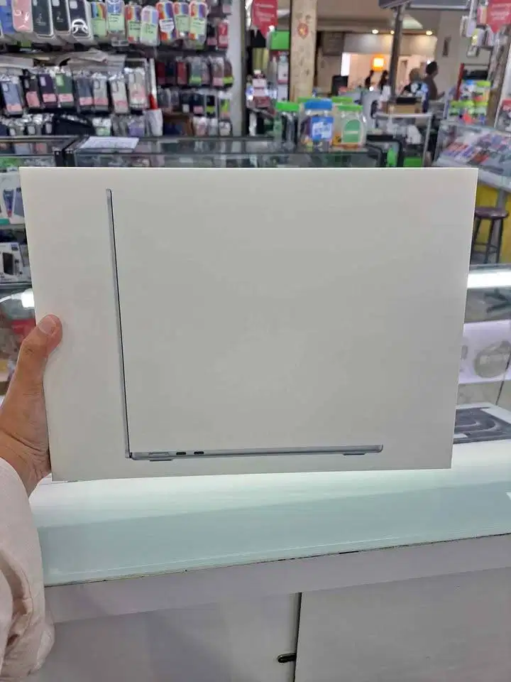 Macbook Air M4 13 Inch 24/512GB SSD Sky Blue New Segel Garansi IBox