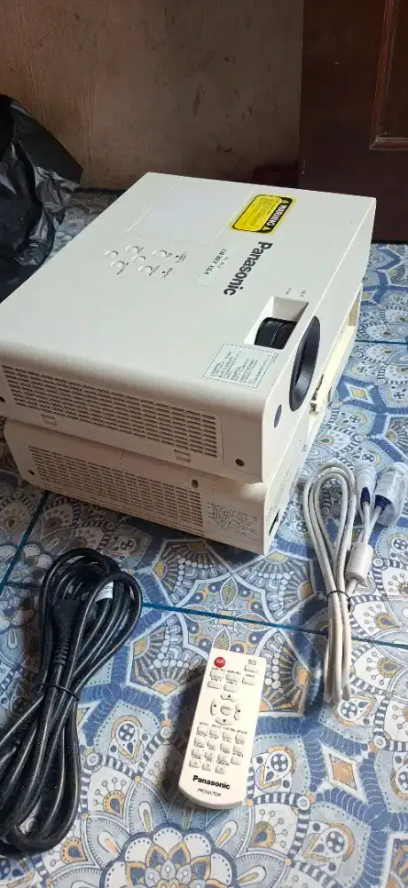JUAL LCD PROJEKTOR PANASONIC PTLB303