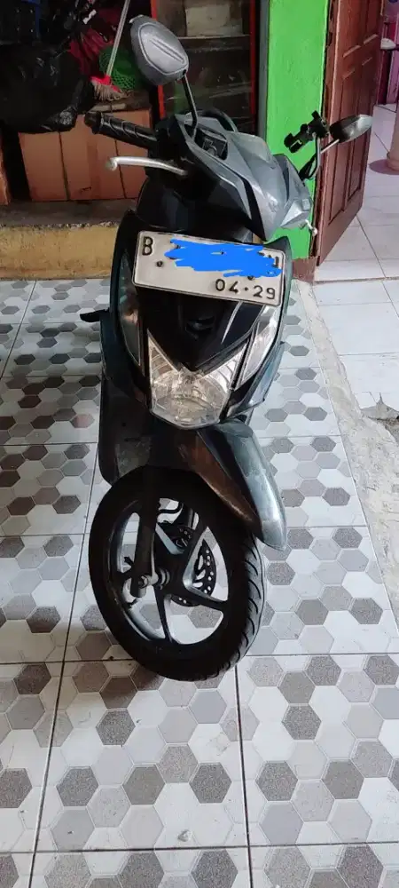 Motor Beat Fi hitam tahun 2013