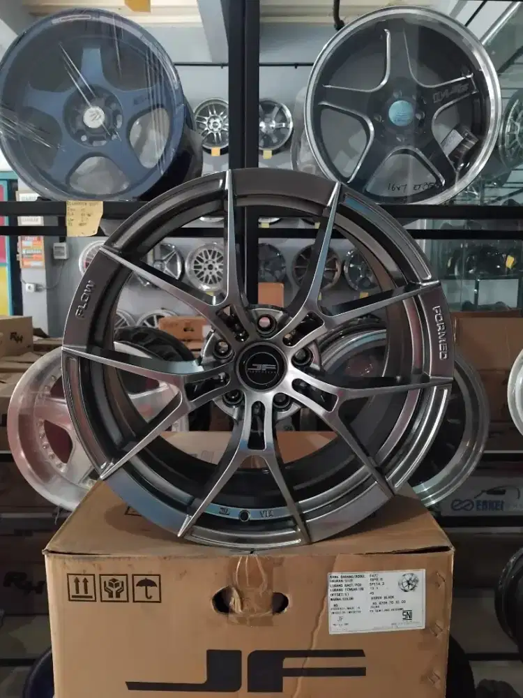 Velg rays g025 r18 5x114 lbr8,5 et45