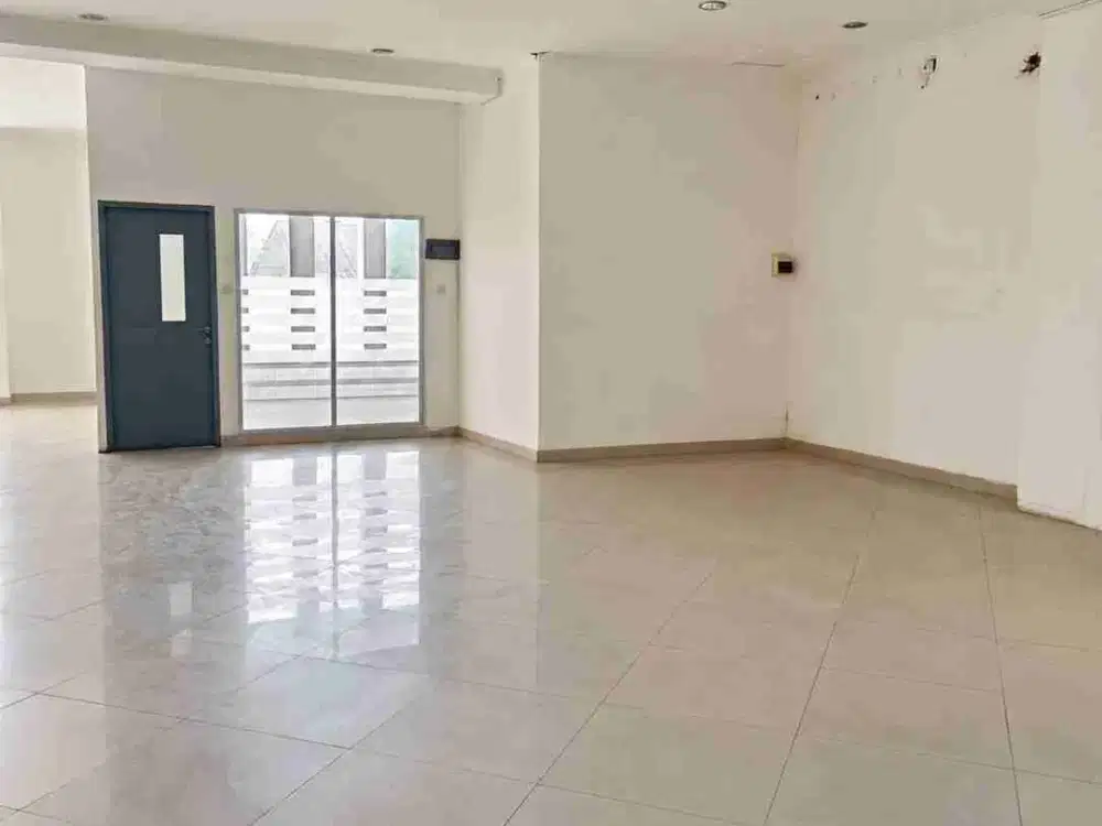 Gudang Kantor 3 Lantai Strategis di Soekarno Hatta Bandung