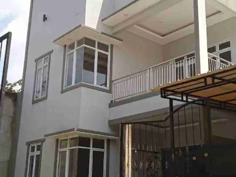 Rumah 2 Lantai 5 Kamar di Puri Matahari Persada Laladon Bogor