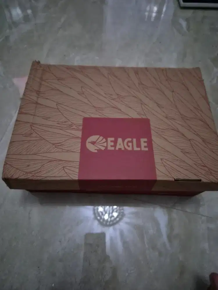 Kardus Box Sepatu Eagle Run Breaker Abu Tua Merah no 42