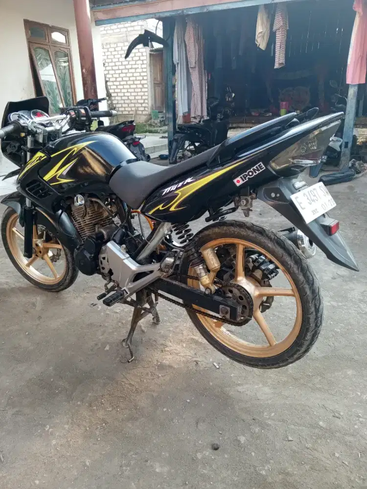 Dijual cepat yg suka motor tua aja