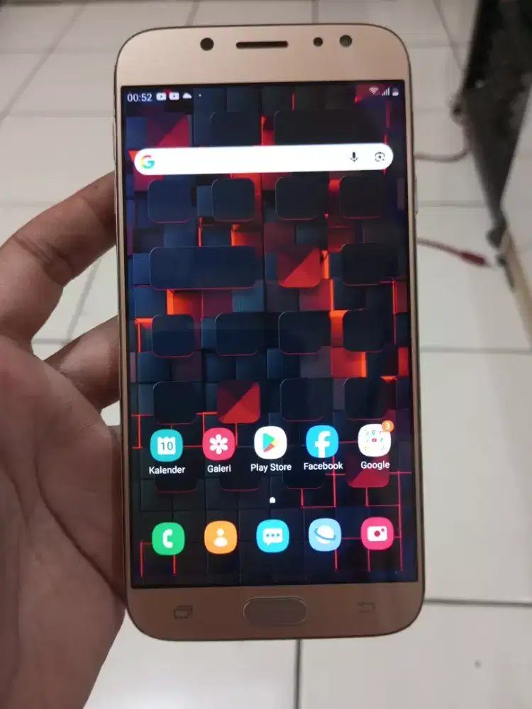 Samsung galaxy J7 pro 4G 3/32 layar 5.5 inchi gold