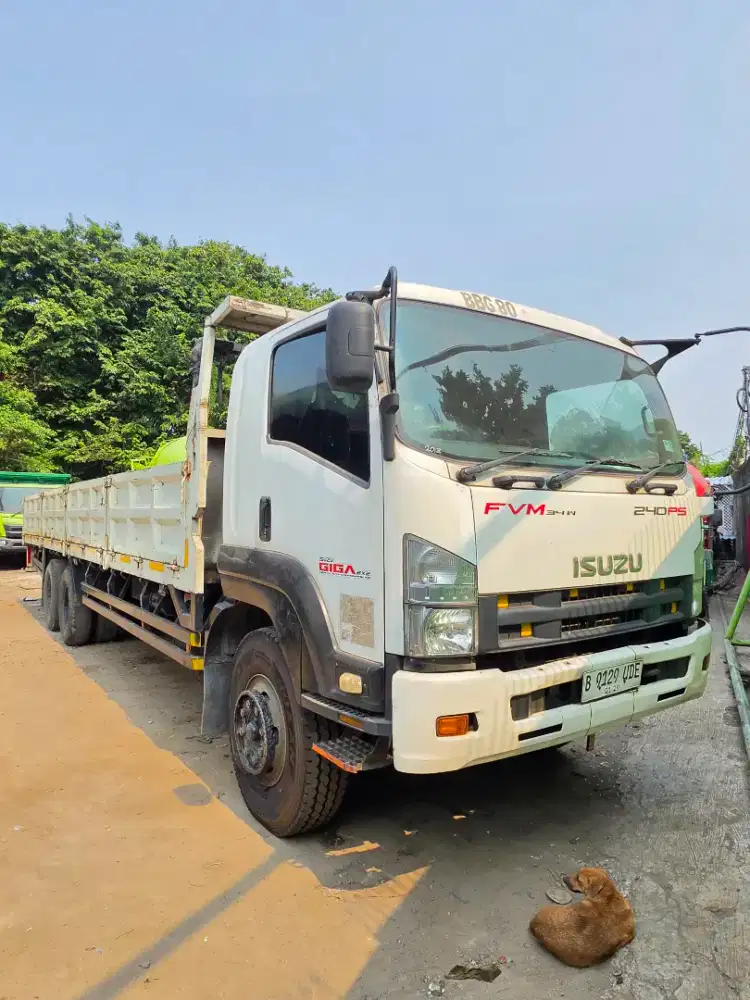 Isuzu gigs fvz 245 tronton 6x2 bak besi cargo 9.6m tahun 2013