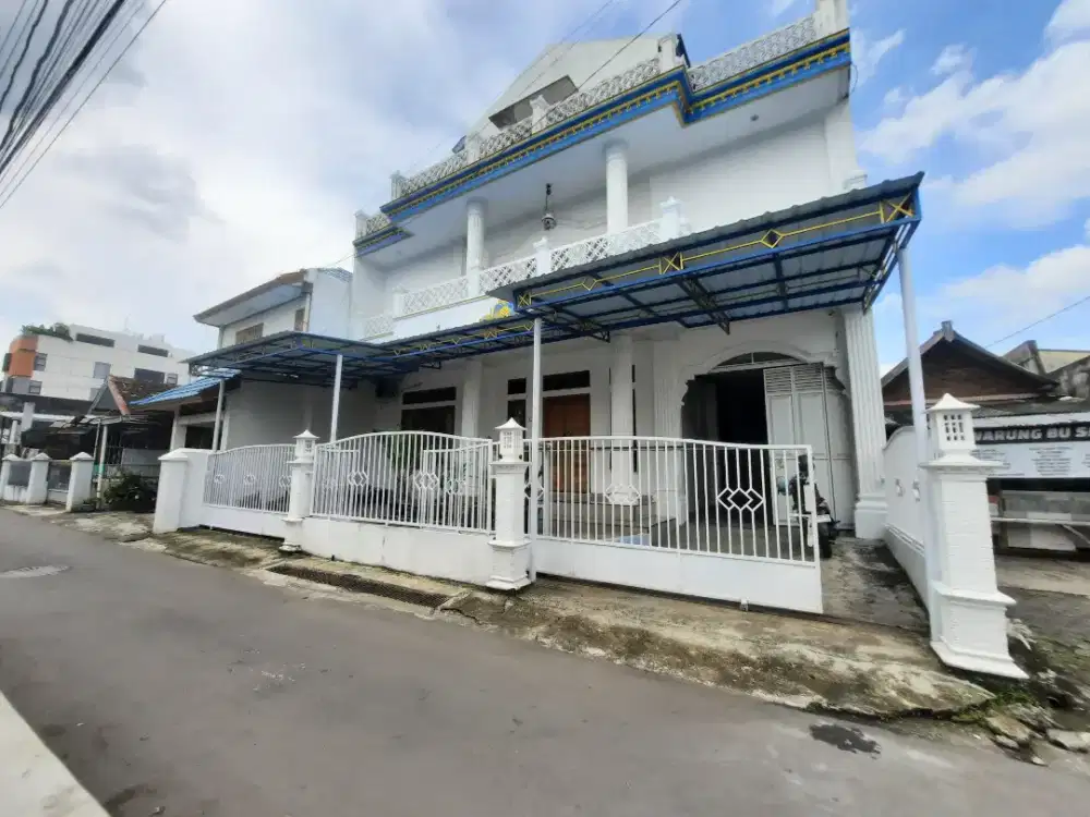 Di jual kos eksklusif 3 lantai + perabot di jalan kaliurang km. 05