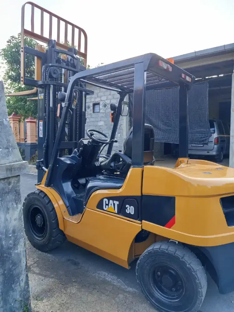 Forklift 3 Ton Caterpillar 2020 mesin Mitsubishi Diesel