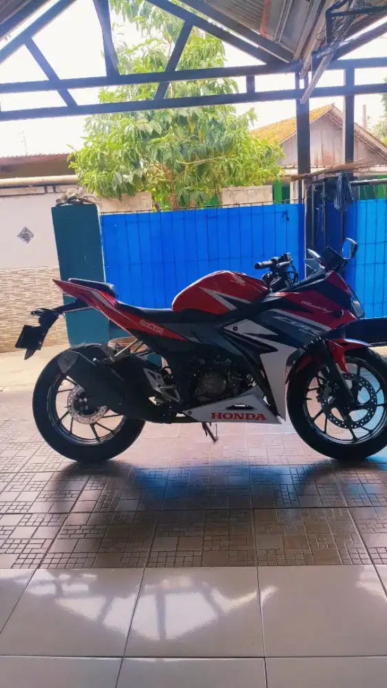 Honda CBR 150 R
