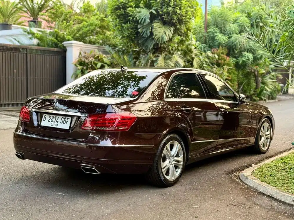 Mercedes-Benz E300 2010 Bensin