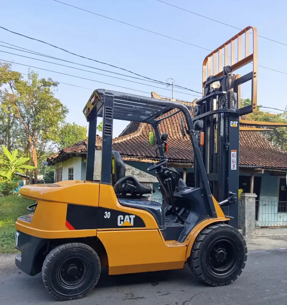Forklift 3 Ton Three Lift Cat 2020