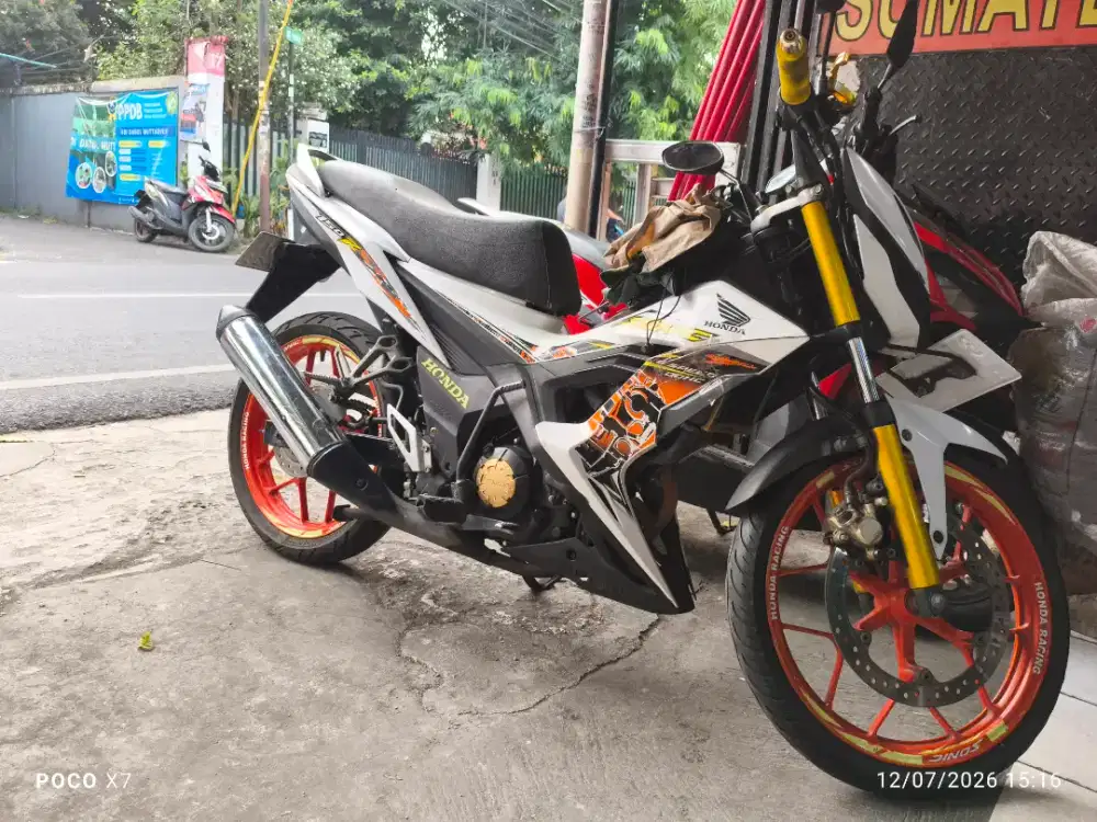Jual Murah Motor Sonic 150R Stylish cocok buat anak muda