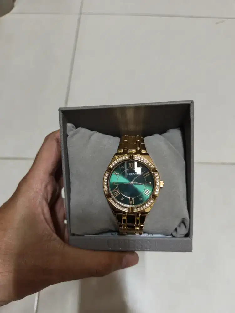 Jam tangan Guess Cosmo