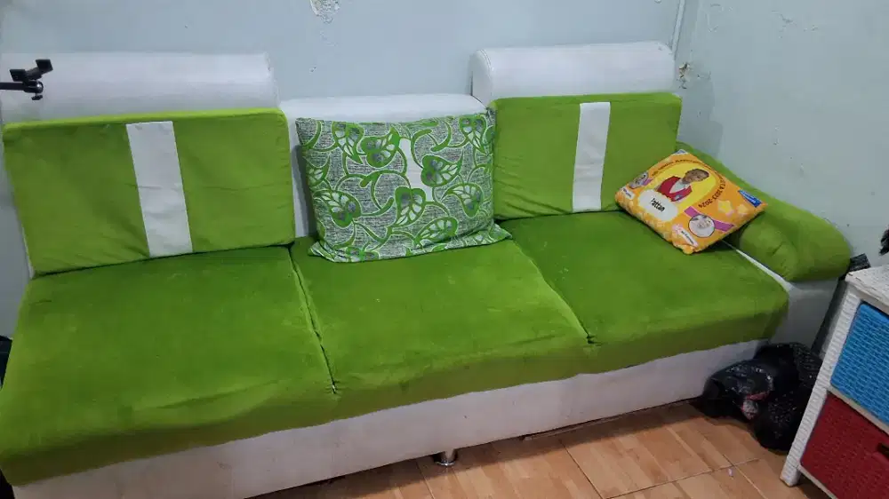 Dijual satu paket sofa warna hijau