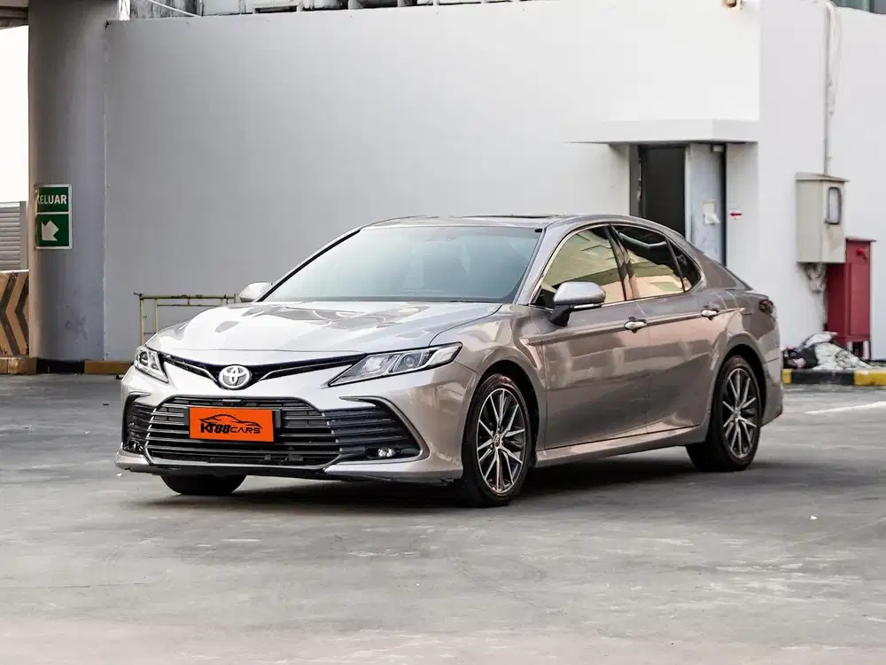 TOYOTA CAMRY V 2.5 AT 2022 / 2023 / 2024 ABU MUDA METAIK