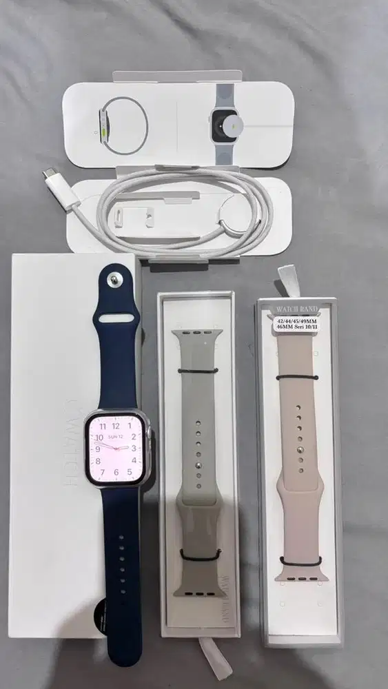 Apple Watch Series 9 45mm Silver Fullset Bonus Strap Mulus