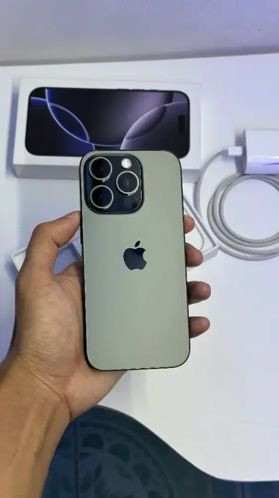 iPhone 16 pro 256GB iBox
