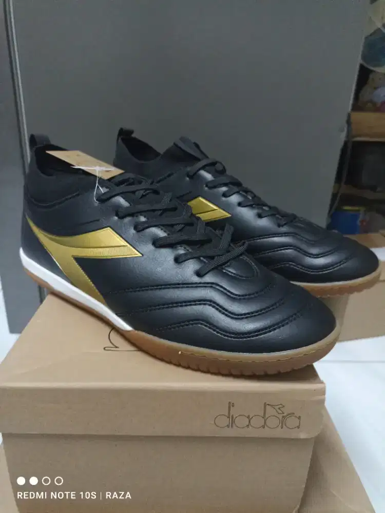 Sepatu futsal diadora no 43