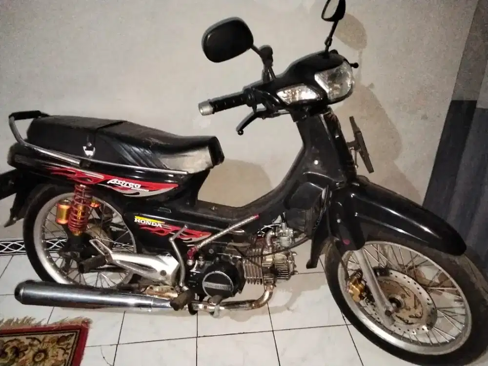 motor honda astrea thn 2002 nego