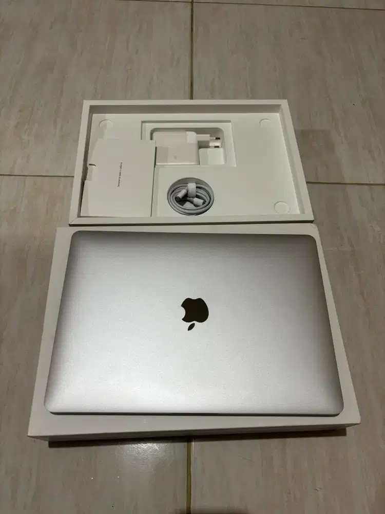 Macbook pro 2020 intel i5 8/512 iboxxxxxxxxxx