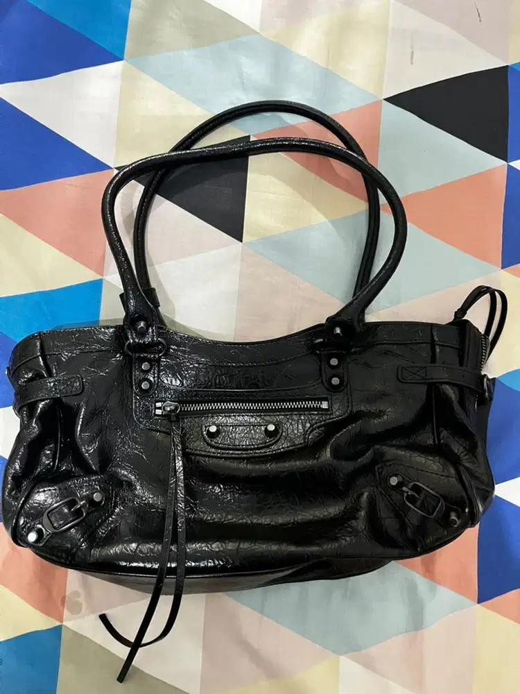 Tas bahu hitam elegan