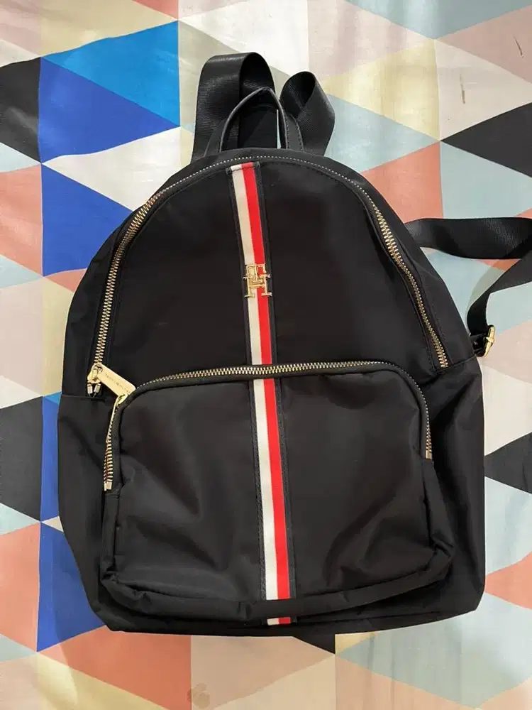 Tas ransel hitam