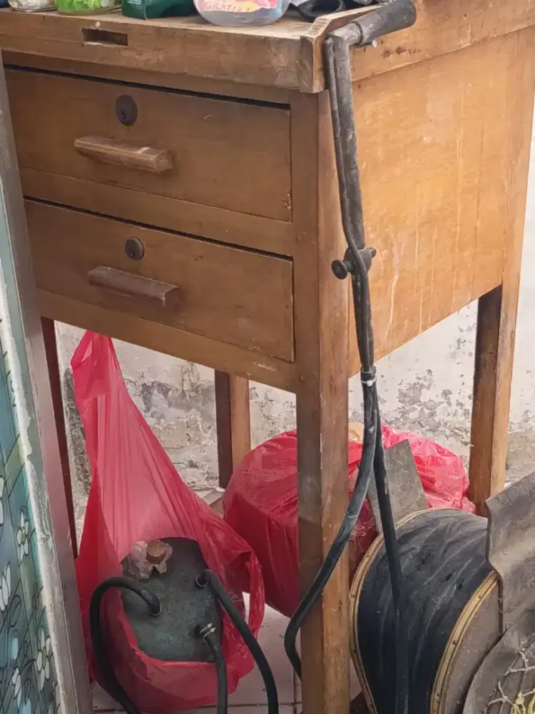 Di jual meja tukang untuk bikin perhiasan