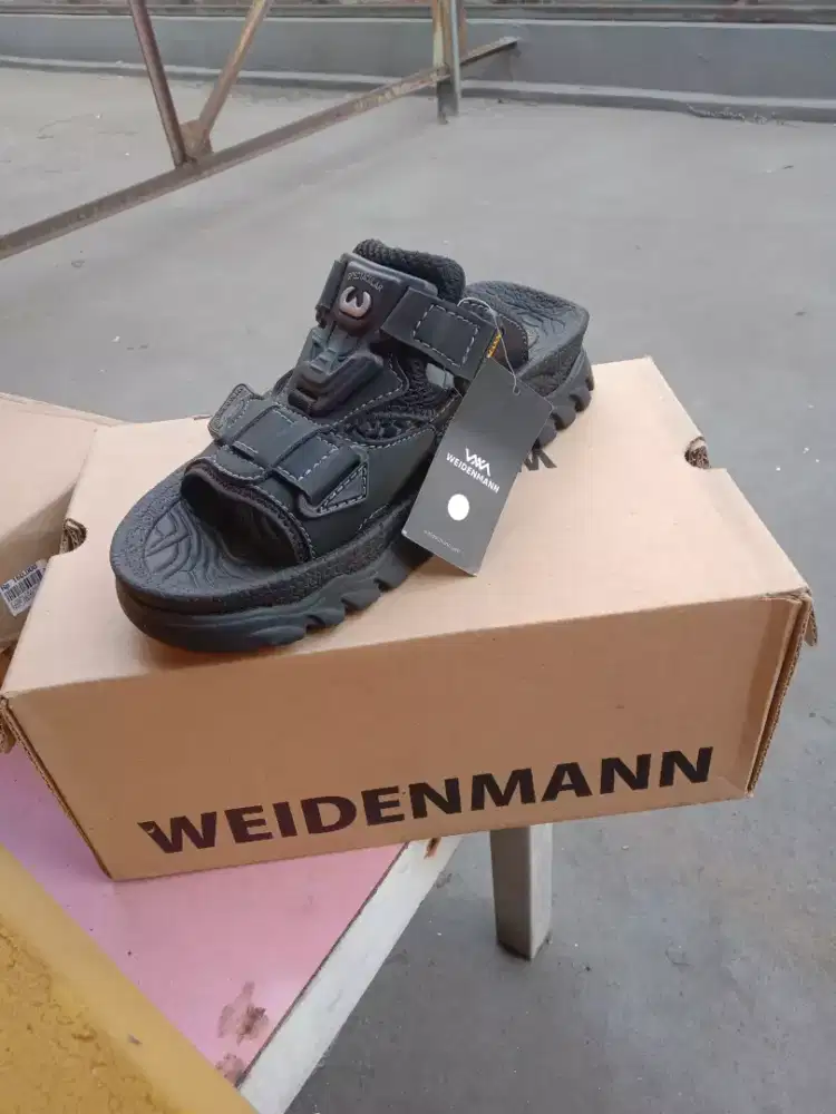 Sendal weidenmann