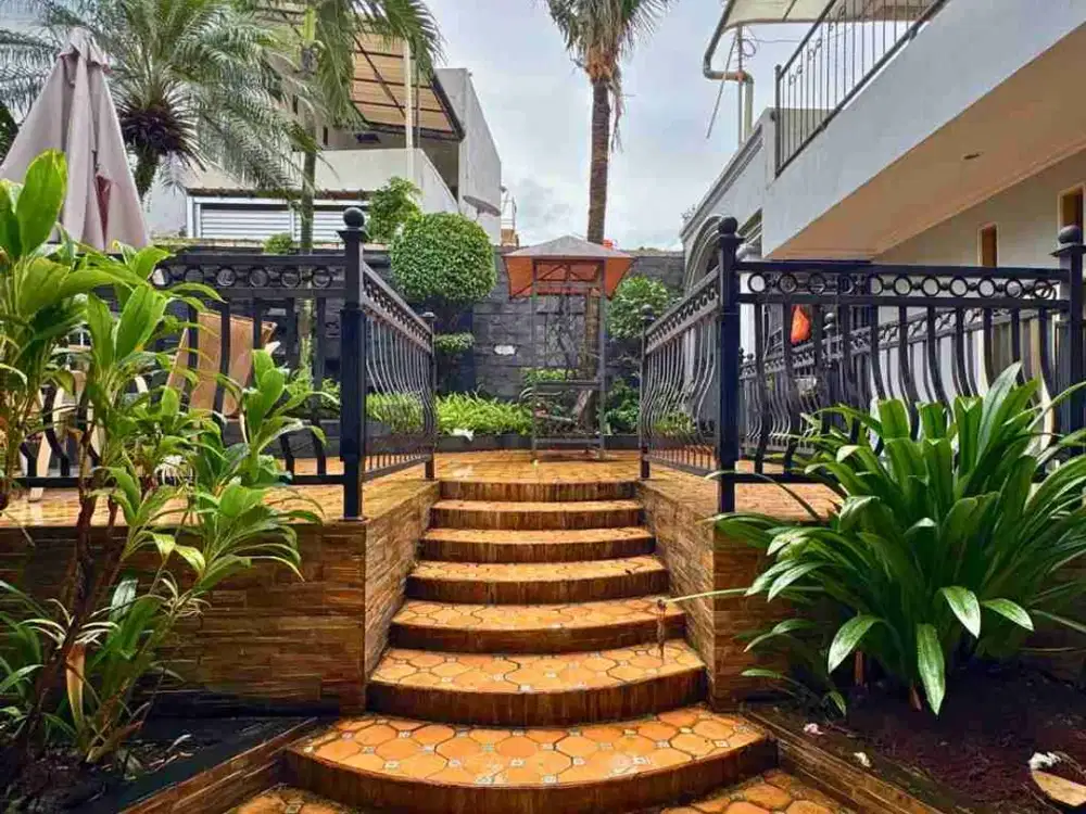 Jual Rumah Besar Mewah di