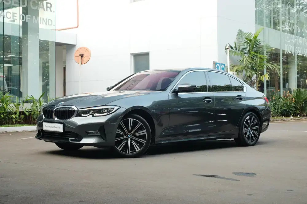 BMW 320i Sport NIK 2022 Low KM